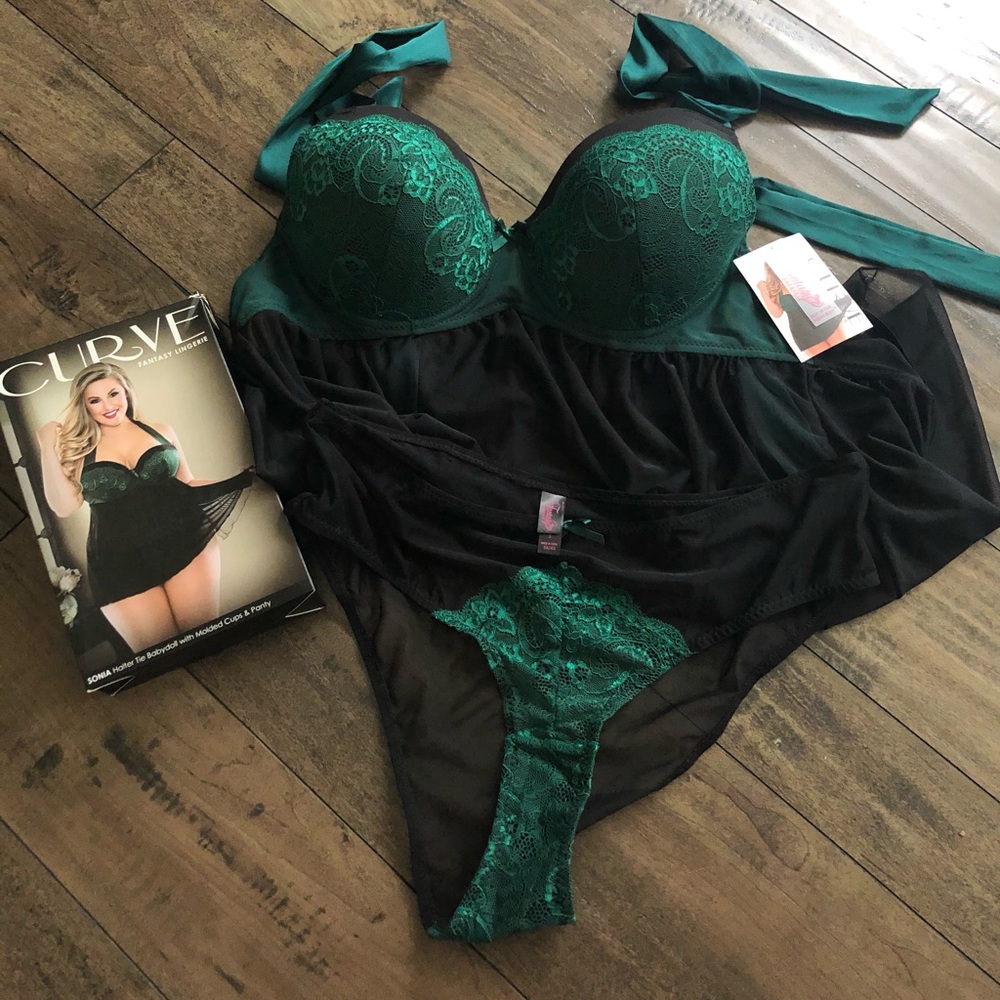 Curve Fantasy Lingerie Halter tie babydoll 3x/4x